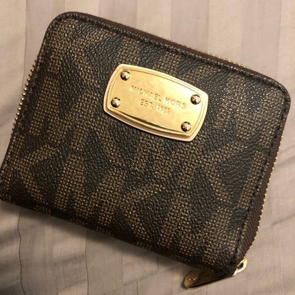 Michael Kors Wallet - Picture 1 of 8